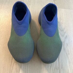 ADIDAS YEEZY
YEEZY Knit Runner "Faded Azure" sneakers